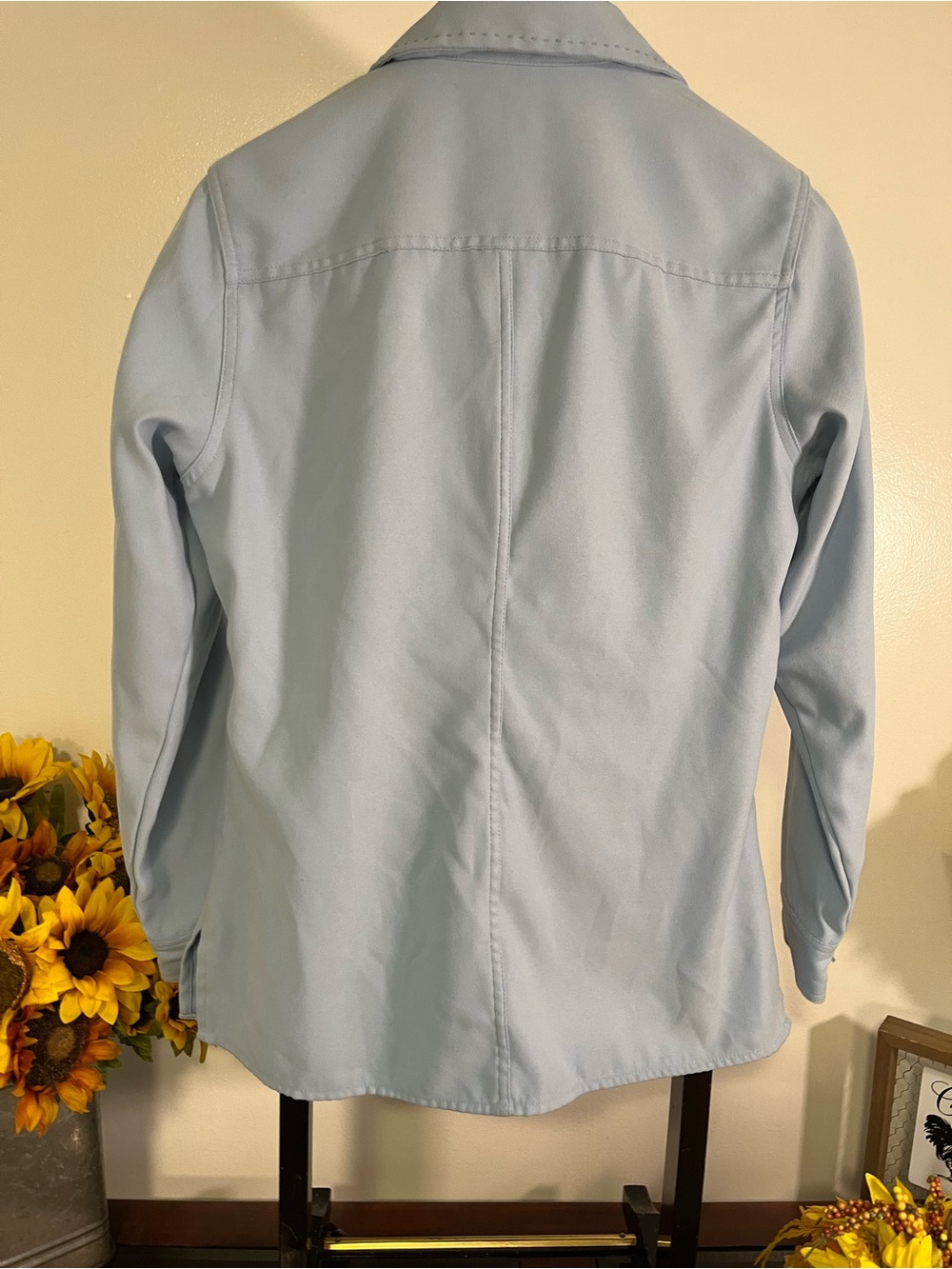 Crazy Horse Liz Claiborne Women’s Light Blue Button Front Shirt Size Medium - Picture 6 of 7